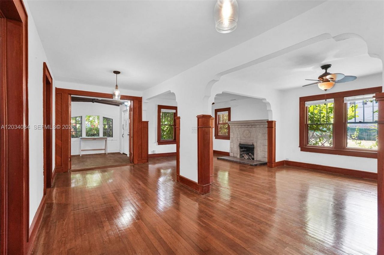 8238 NE 9th Ave, Miami, FL 33138 Photo