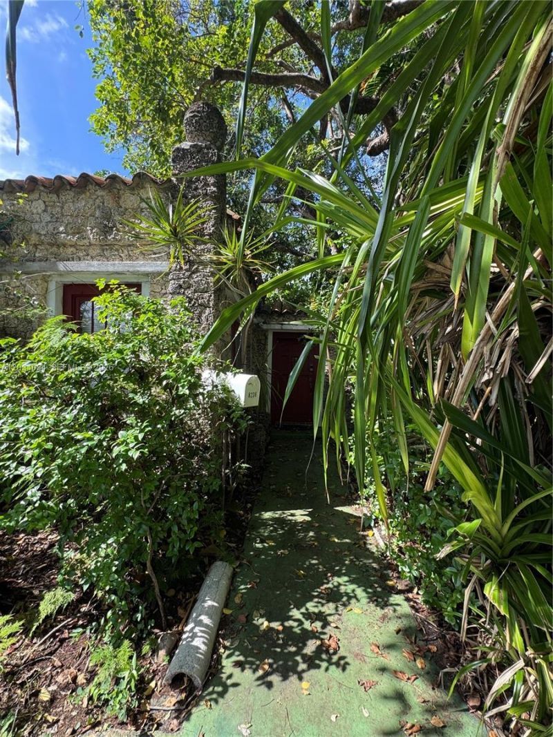 8238 NE 9th Ave , Miami, FL 33138 Photo
