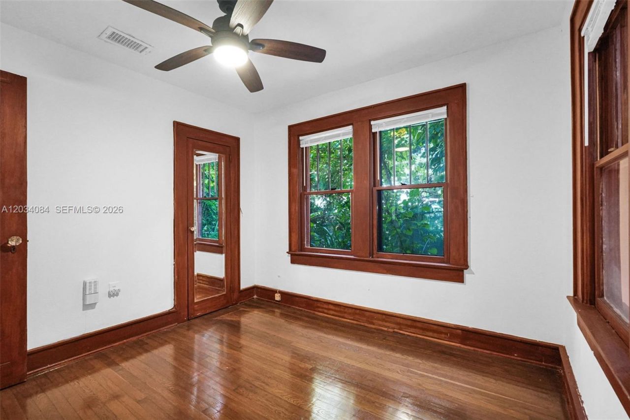 8238 NE 9th Ave, Miami, FL 33138 Photo
