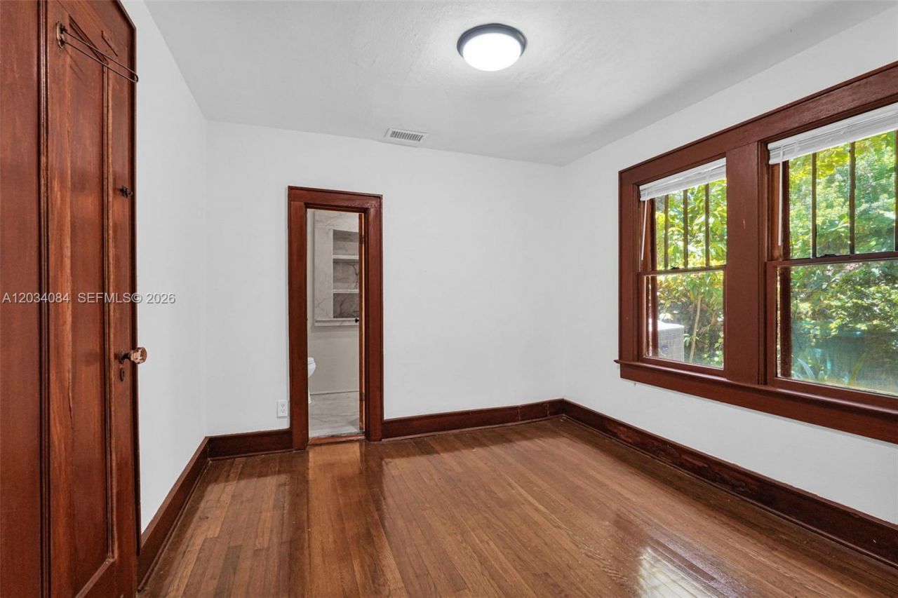 8238 NE 9th Ave, Miami, FL 33138 Photo