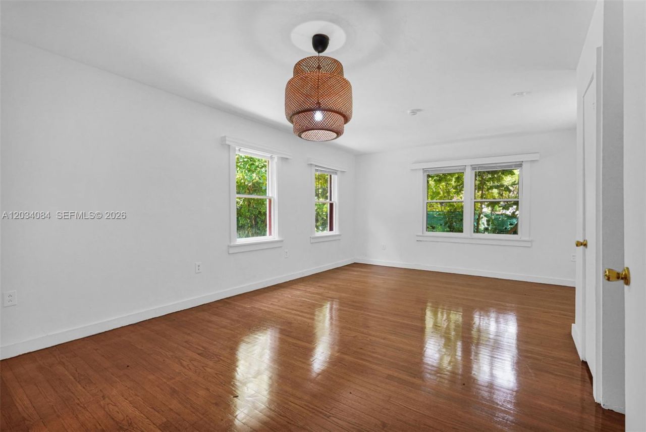 8238 NE 9th Ave, Miami, FL 33138 Photo