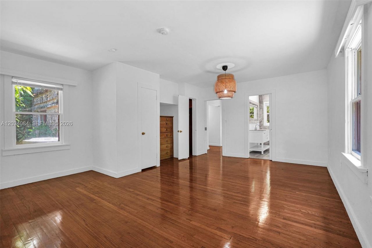 8238 NE 9th Ave, Miami, FL 33138 Photo