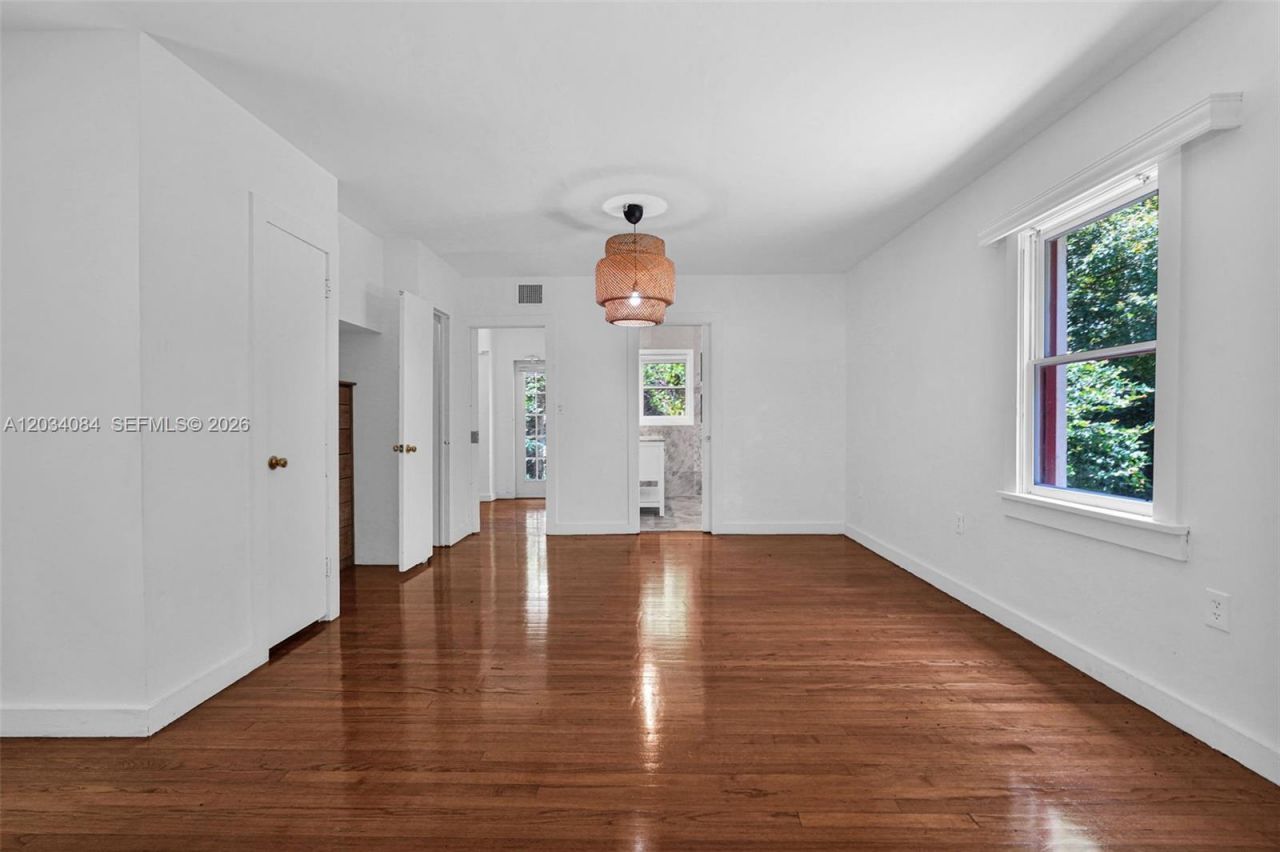 8238 NE 9th Ave, Miami, FL 33138 Photo