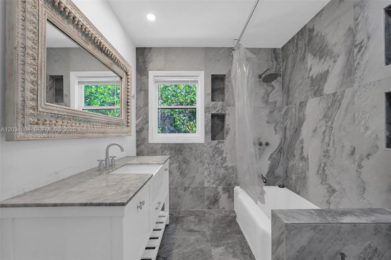 8238 NE 9th Ave, Miami, FL 33138 Photo