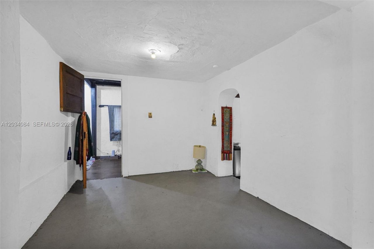 8238 NE 9th Ave, Miami, FL 33138 Photo