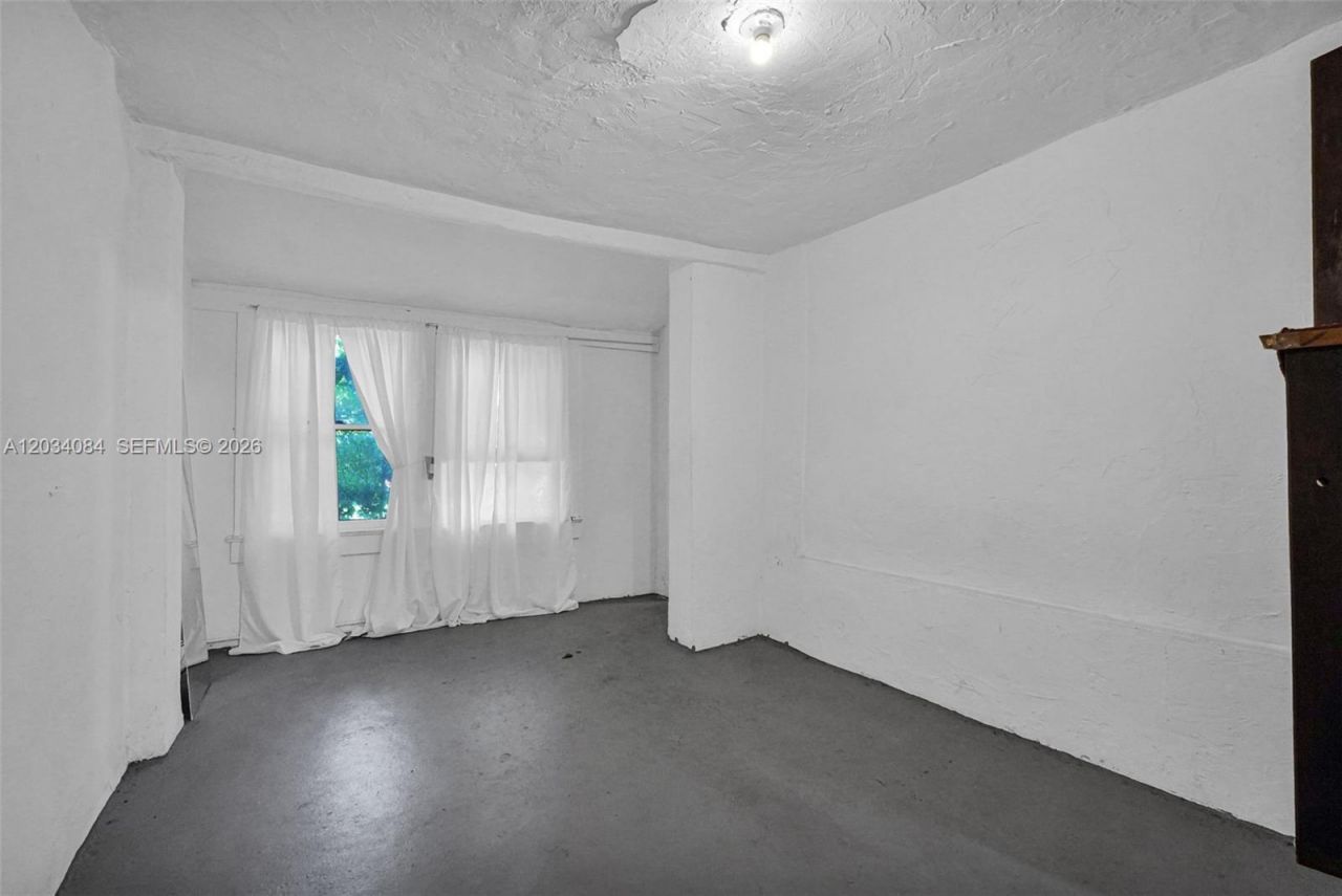 8238 NE 9th Ave, Miami, FL 33138 Photo