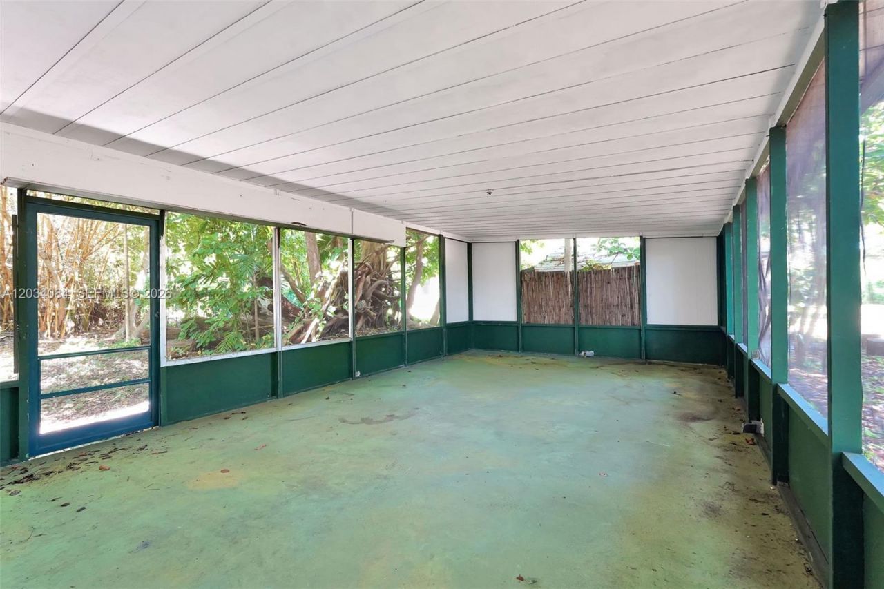 8238 NE 9th Ave, Miami, FL 33138 Photo