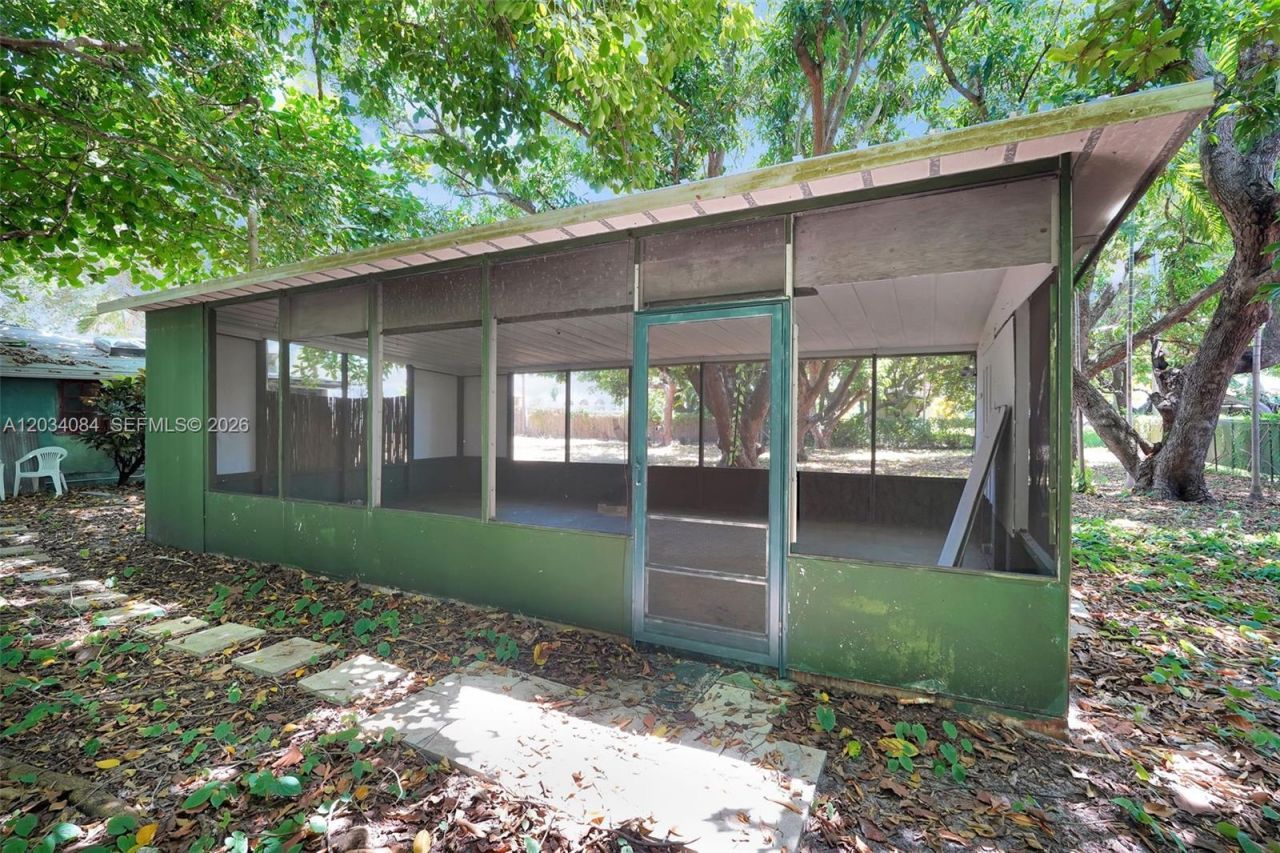 8238 NE 9th Ave, Miami, FL 33138 Photo