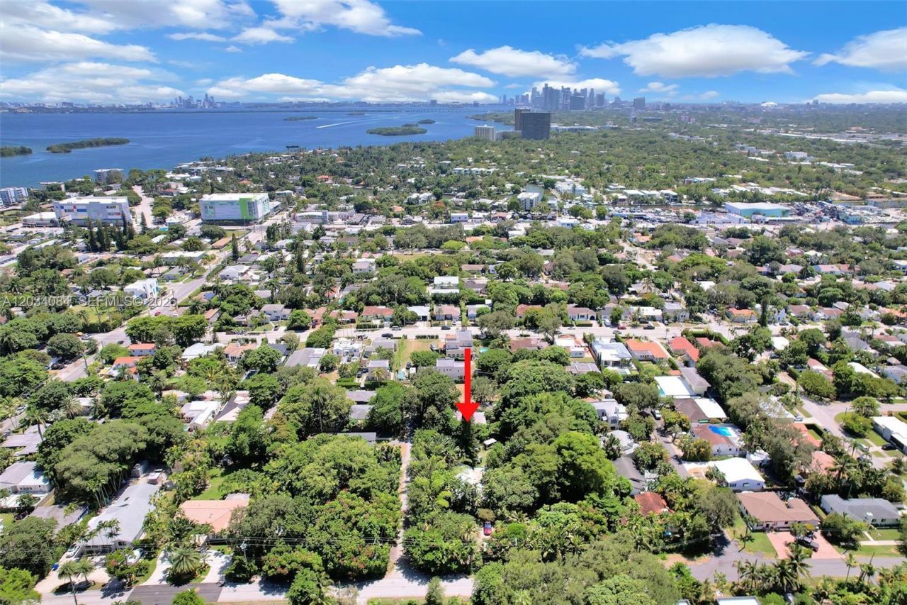 8238 NE 9th Ave, Miami, FL 33138 Photo