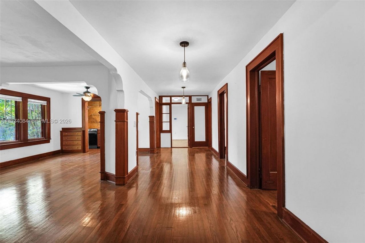 8238 NE 9th Ave, Miami, FL 33138 Photo