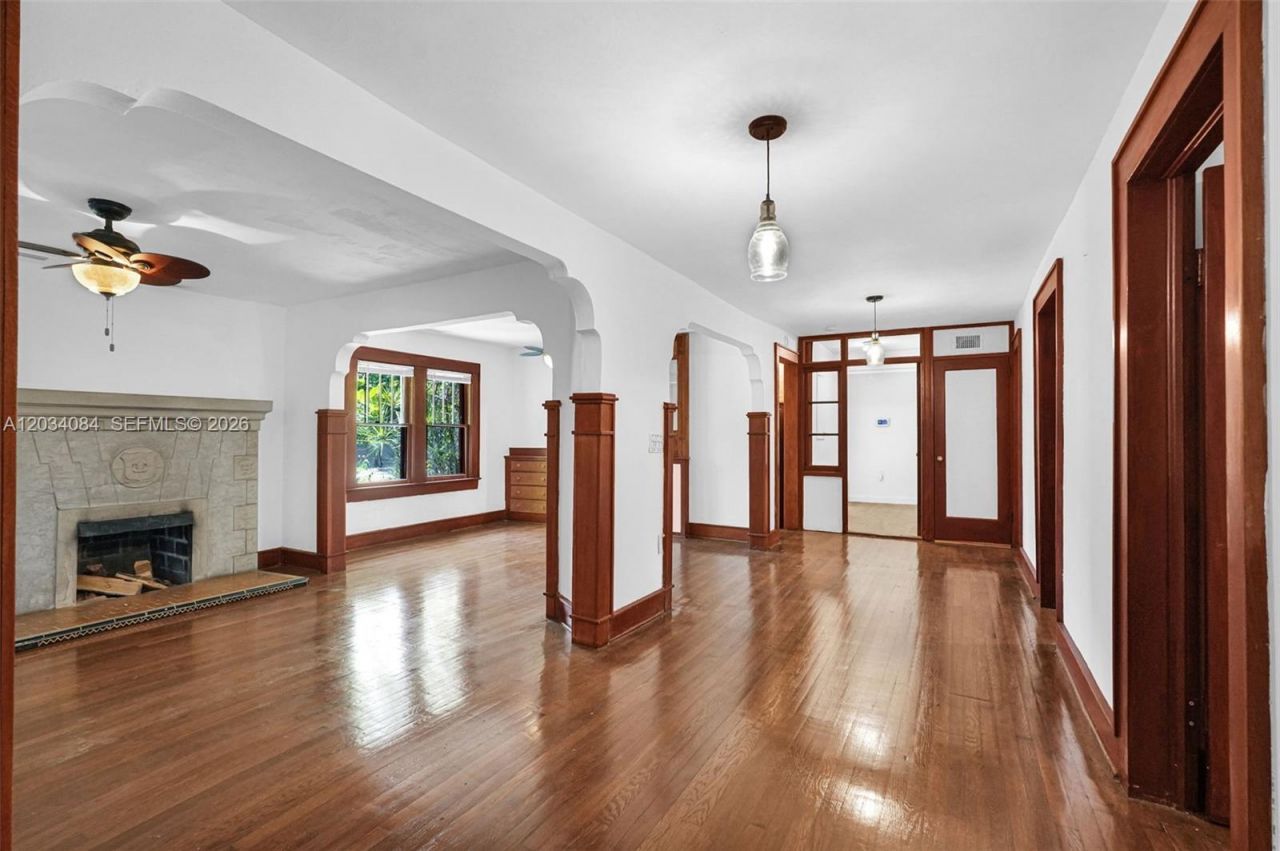 8238 NE 9th Ave, Miami, FL 33138 Photo