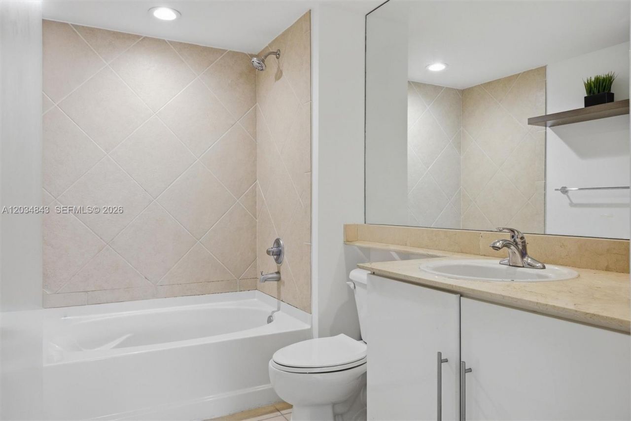 325 S Biscayne Blvd , Unit 4022, Miami, FL 33131 Photo