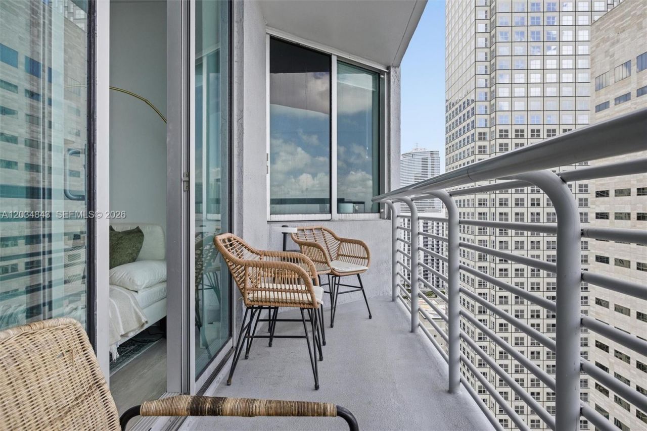 325 S Biscayne Blvd , Unit 4022, Miami, FL 33131 Photo