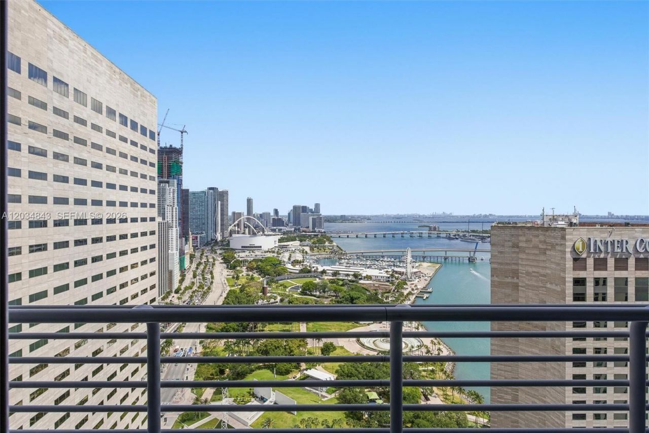 325 S Biscayne Blvd , Unit 4022, Miami, FL 33131 Photo