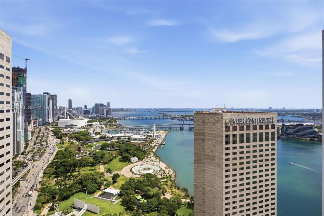325 S Biscayne Blvd , Unit 4022, Miami, FL 33131 Photo