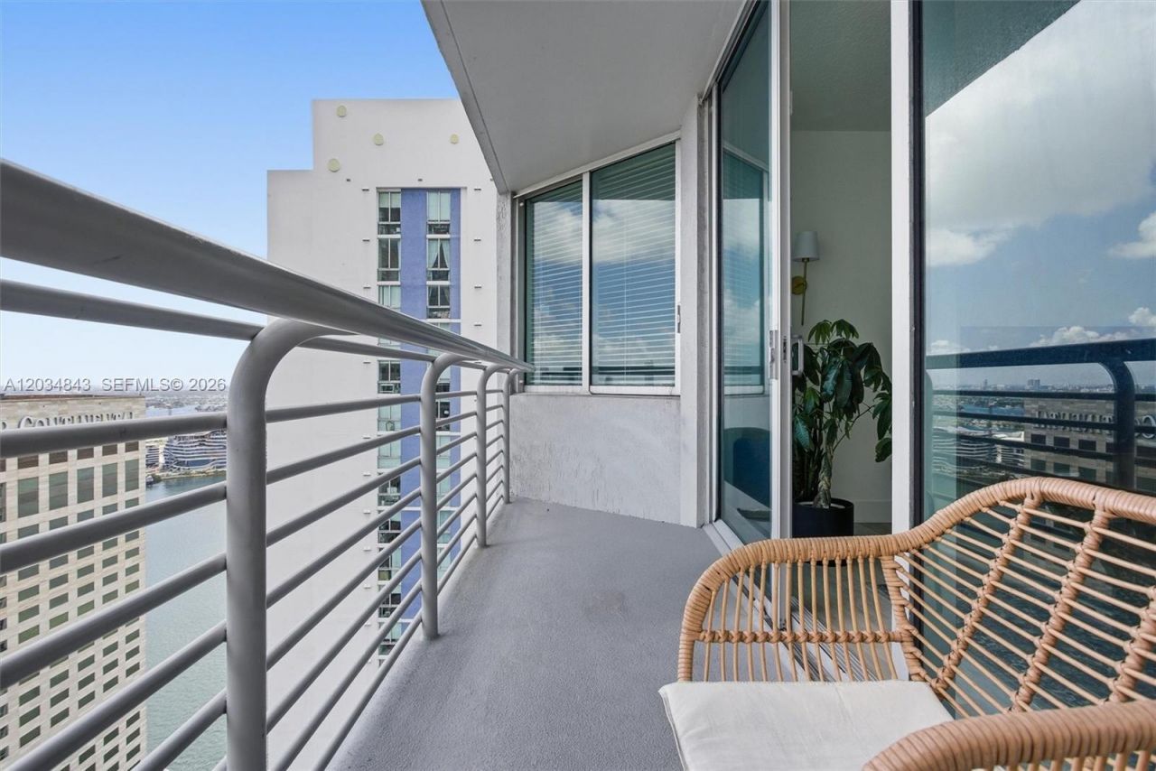 325 S Biscayne Blvd , Unit 4022, Miami, FL 33131 Photo