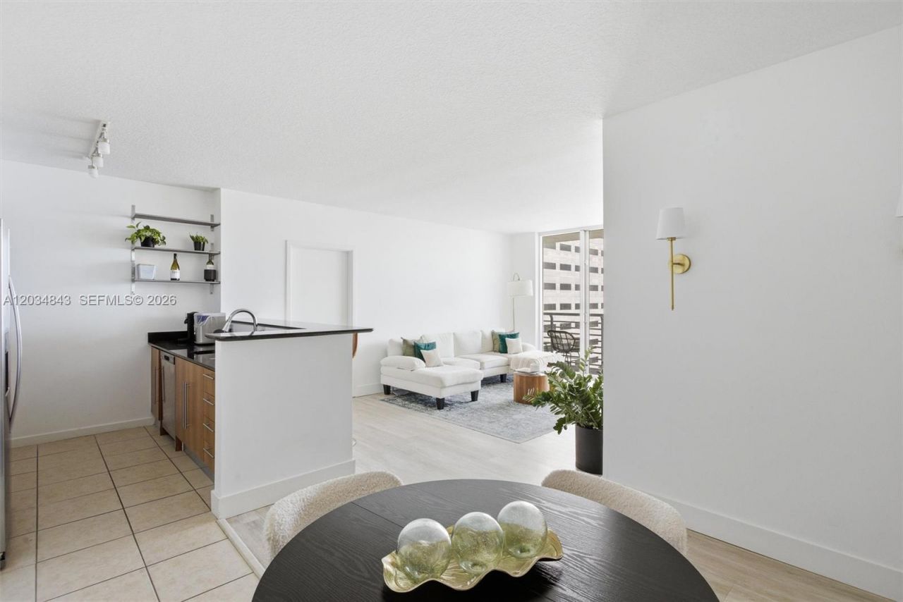 325 S Biscayne Blvd , Unit 4022, Miami, FL 33131 Photo