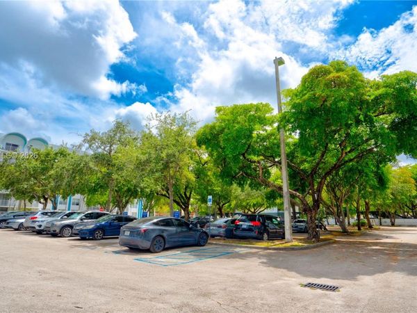 482 NW 165th St Rd , Unit A-605, Miami, FL 33169