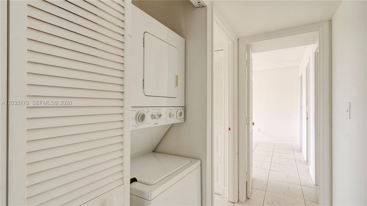 482 NW 165th St Rd , Unit A-605, Miami, FL 33169 Photo