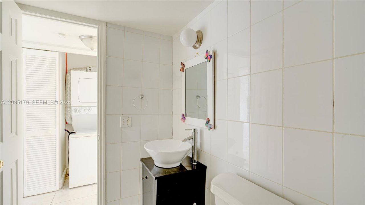 482 NW 165th St Rd , Unit A-605, Miami, FL 33169 Photo