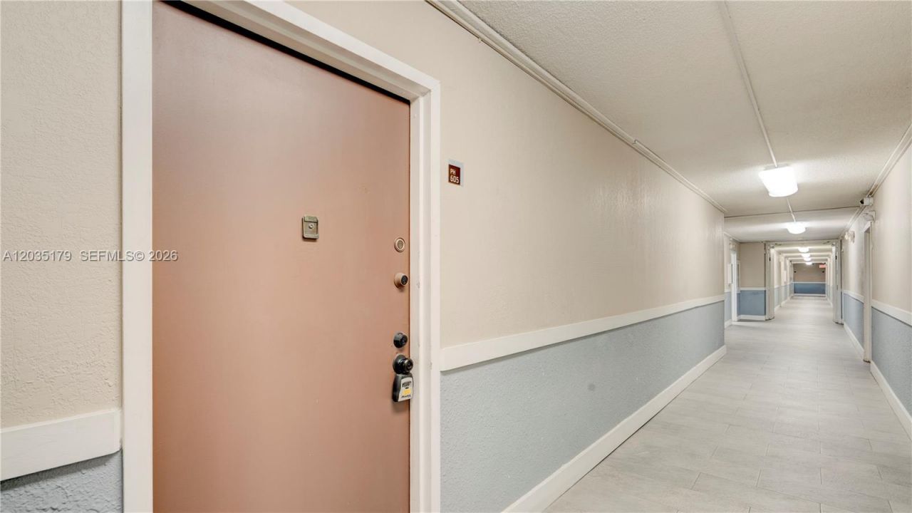 482 NW 165th St Rd , Unit A-605, Miami, FL 33169 Photo