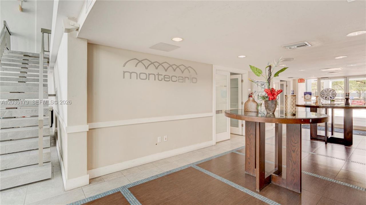 482 NW 165th St Rd , Unit A-605, Miami, FL 33169 Photo