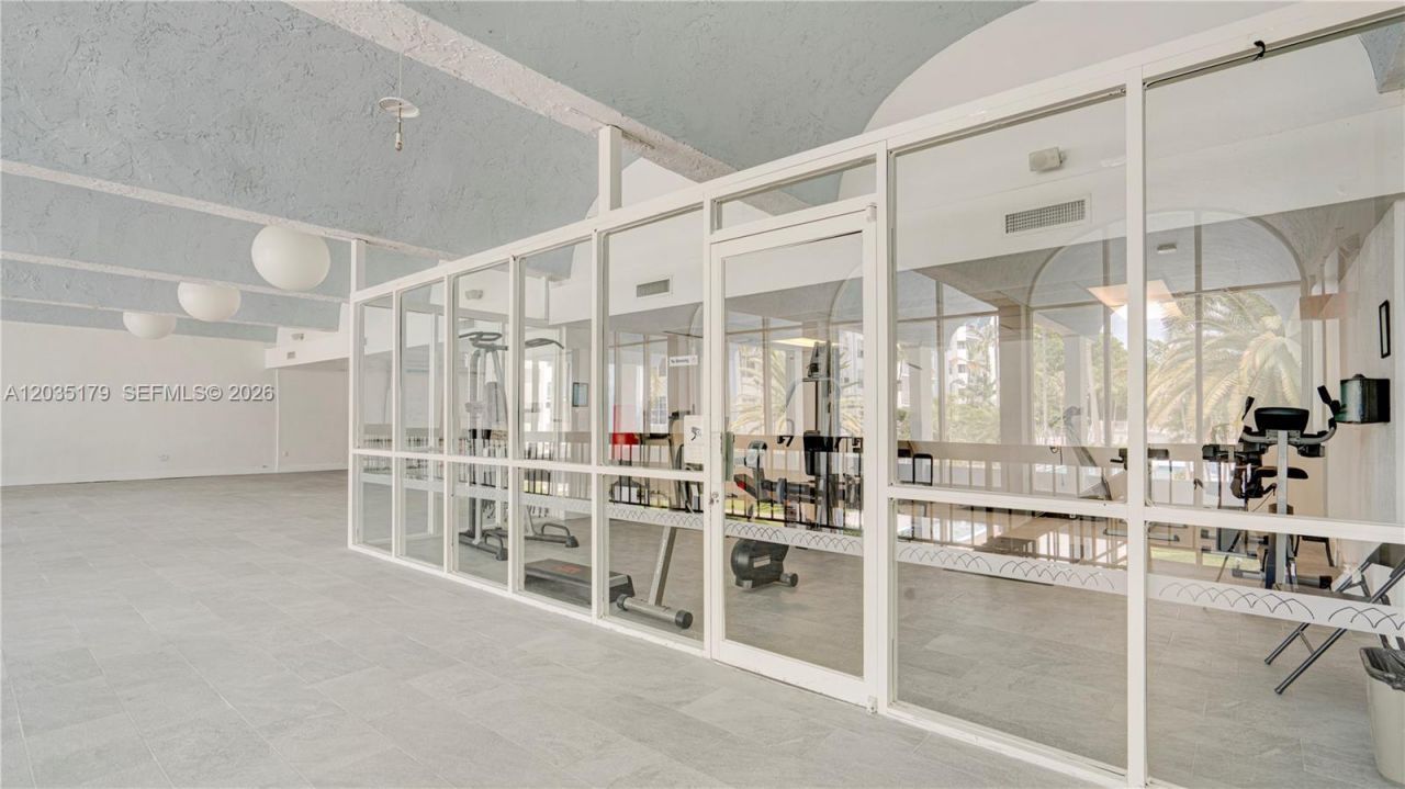 482 NW 165th St Rd , Unit A-605, Miami, FL 33169 Photo