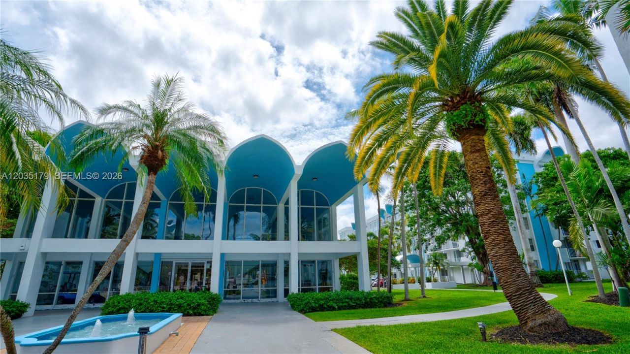 482 NW 165th St Rd , Unit A-605, Miami, FL 33169 Photo