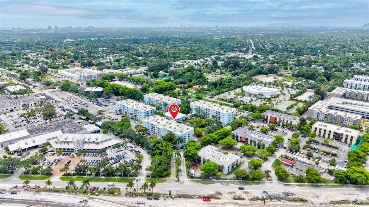 482 NW 165th St Rd , Unit A-605, Miami, FL 33169 Photo