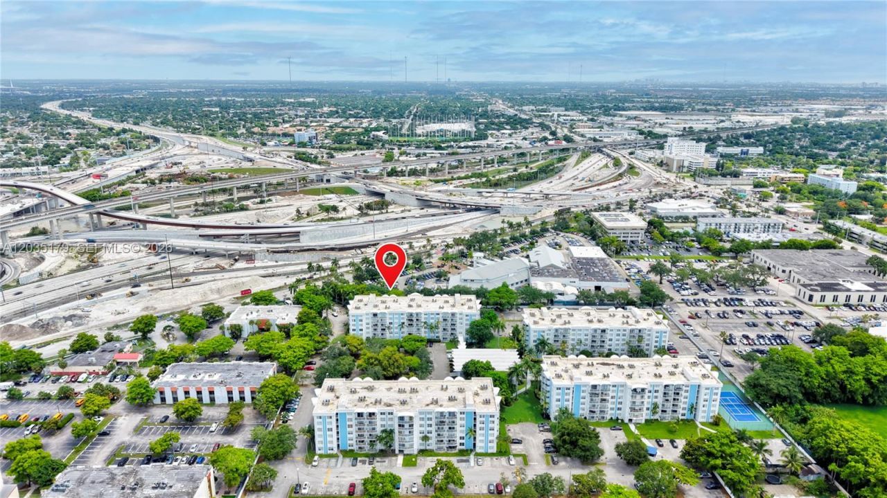 482 NW 165th St Rd , Unit A-605, Miami, FL 33169 Photo