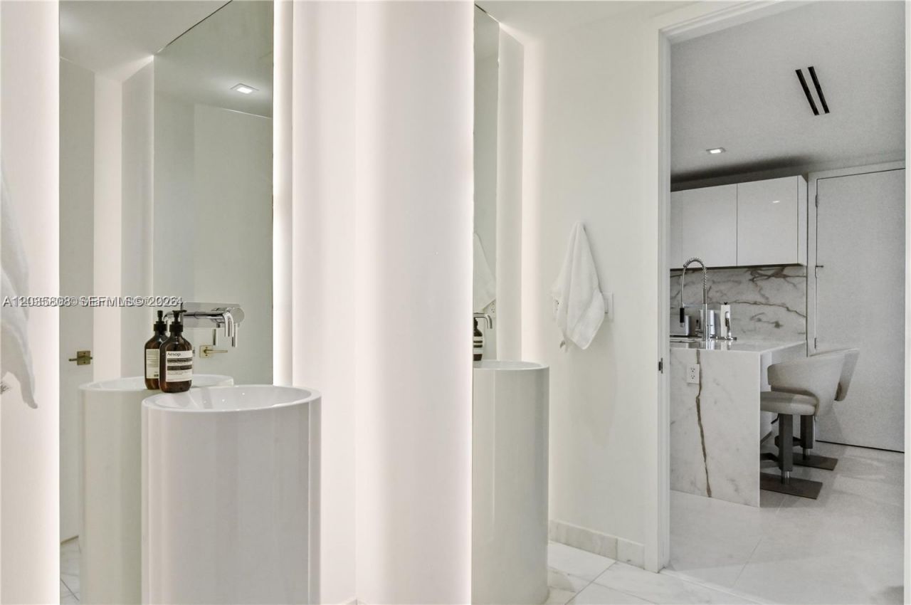 10203 Collins Ave, Unit 305, Bal Harbour, FL 33154 Photo