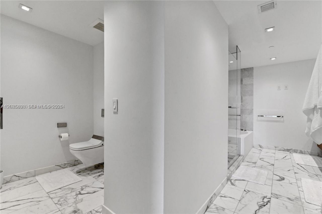 10203 Collins Ave, Unit 305, Bal Harbour, FL 33154 Photo