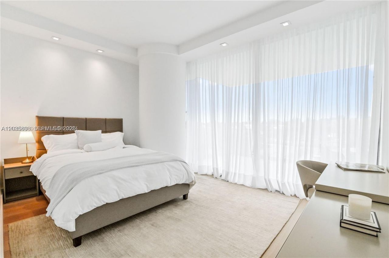10203 Collins Ave, Unit 305, Bal Harbour, FL 33154 Photo