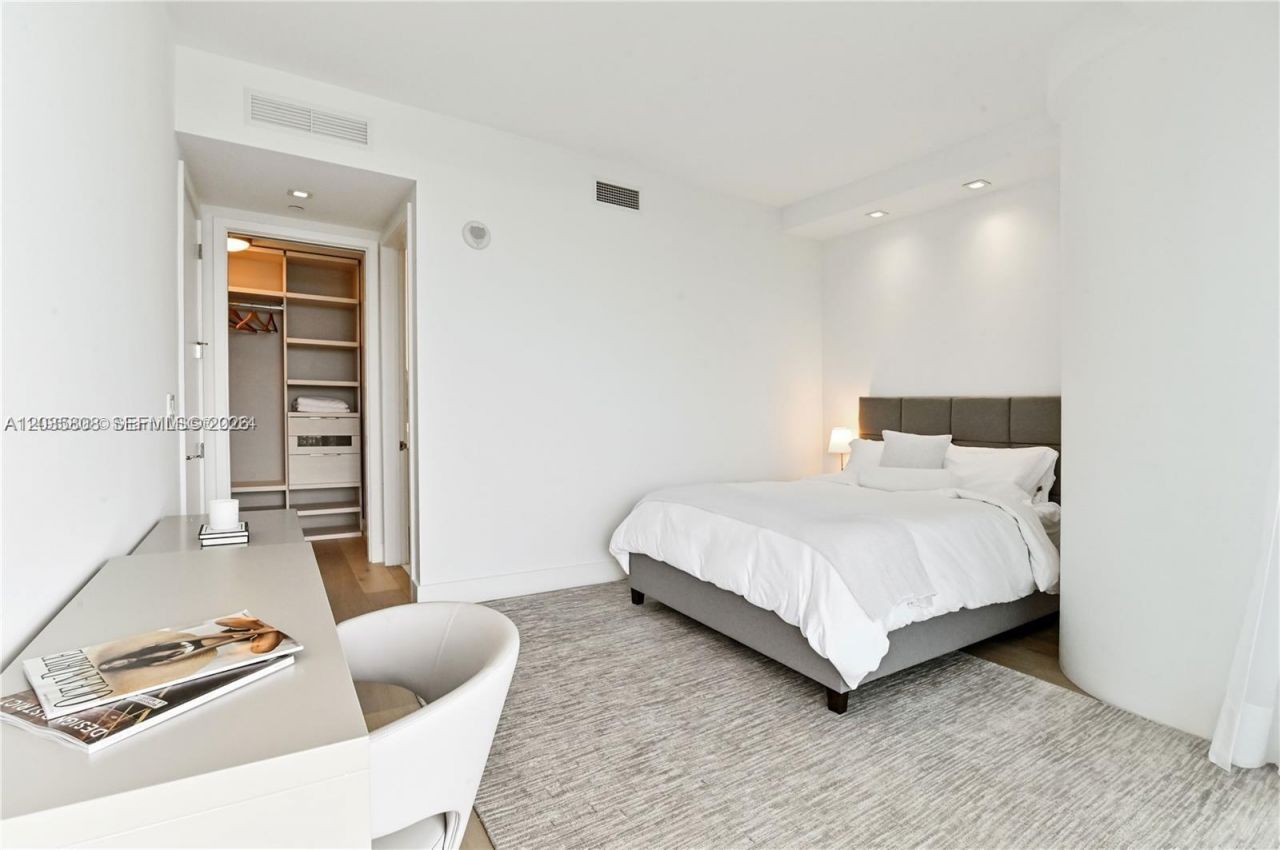 10203 Collins Ave, Unit 305, Bal Harbour, FL 33154 Photo