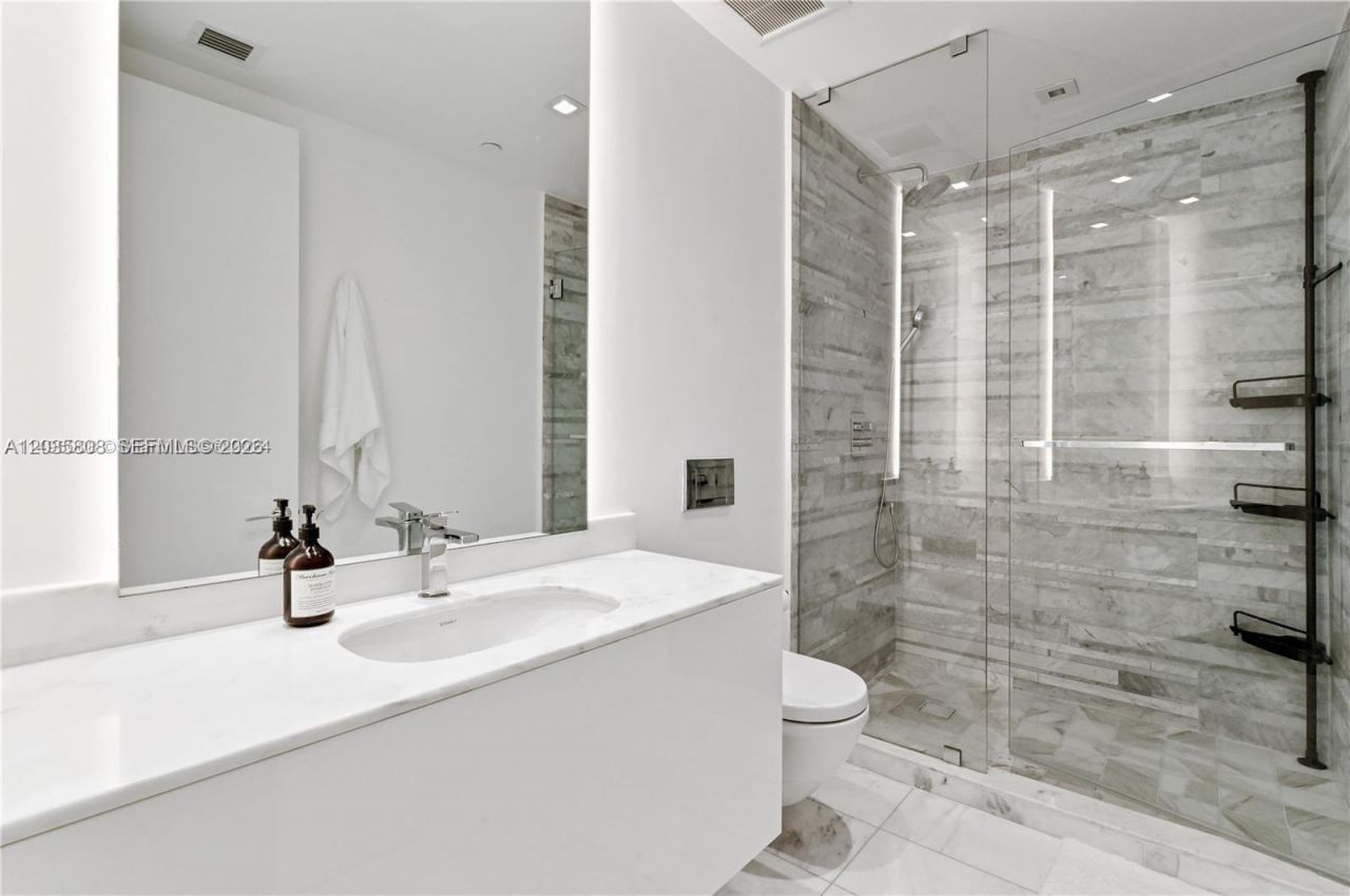 10203 Collins Ave, Unit 305, Bal Harbour, FL 33154 Photo