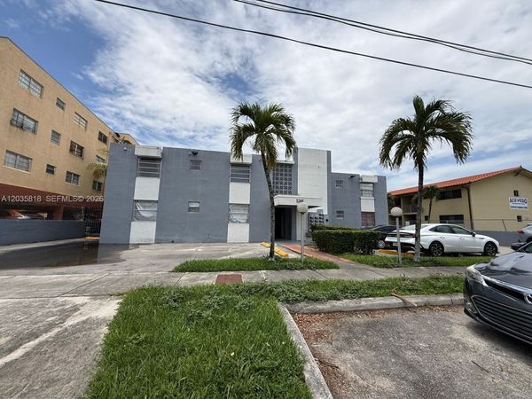 1285 W 26th Pl , Unit 204, Hialeah, FL 33010