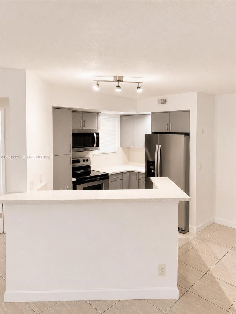 663 Vista Isles Dr, Unit 1711, Sunrise, FL 33325 Photo