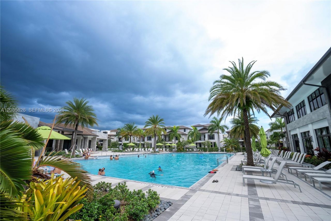 4740 NW 84th Ct , Unit 32, Doral, FL 33166 Photo