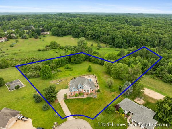 6625 Twin Springs Court NE, Rockford, MI 49341