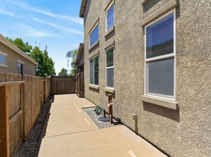 9818 Black Swan Dr, Elk Grove, CA 95624 Photo