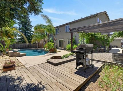 9818 Black Swan Dr, Elk Grove, CA 95624 Photo