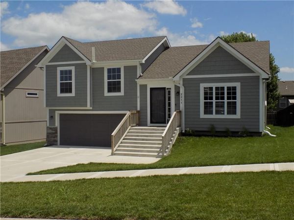 2211 Pike Street, St Joseph, MO 64503