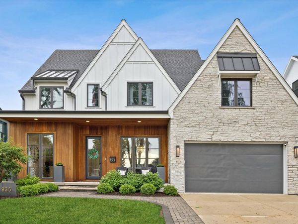 835 S Cambridge Avenue , Elmhurst, IL 60126