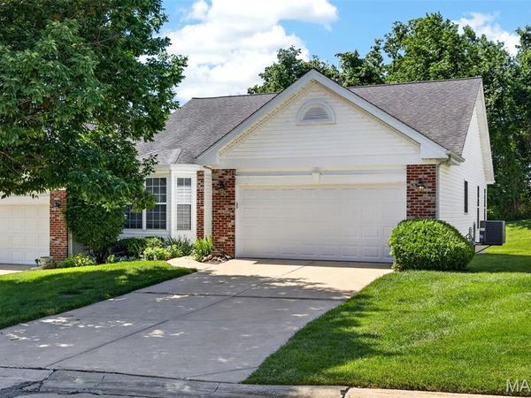 1317 Pine Bluff Drive , St Charles, MO 63304