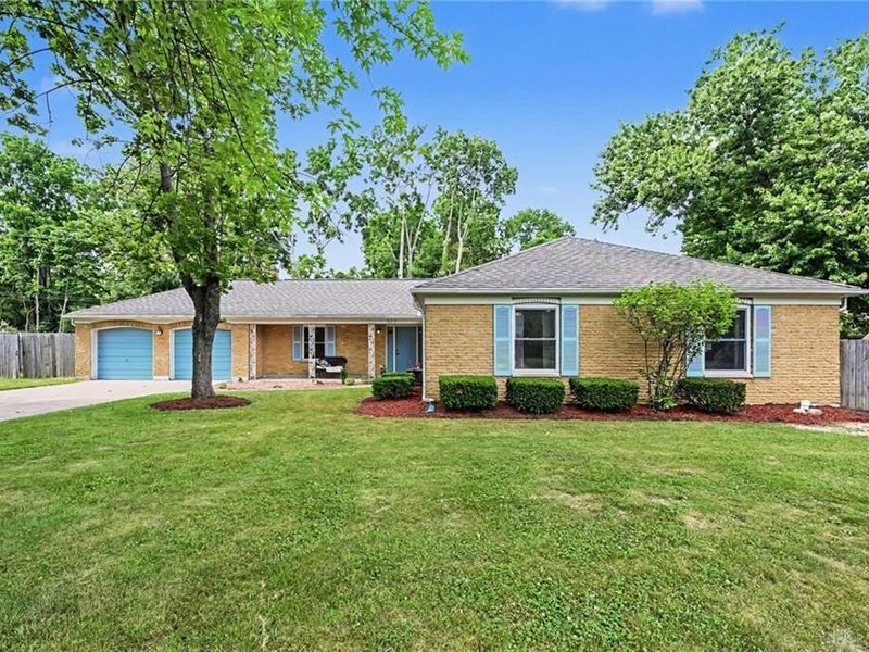 907 Debbie Court, Clayton, OH 45415 Photo 2