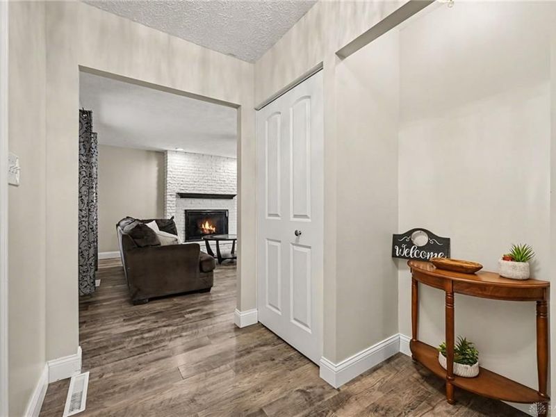 907 Debbie Court, Clayton, OH 45415 Photo 6