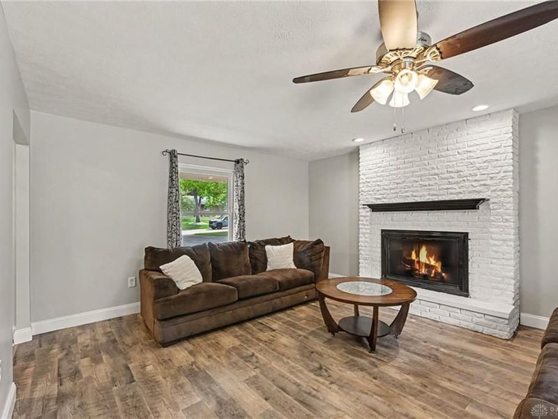 907 Debbie Court, Clayton, OH 45415 Photo 7