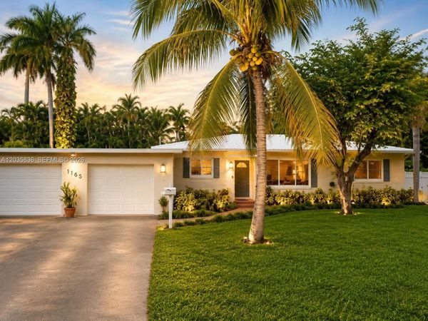 1183 NE 88th St , Miami, FL 33138