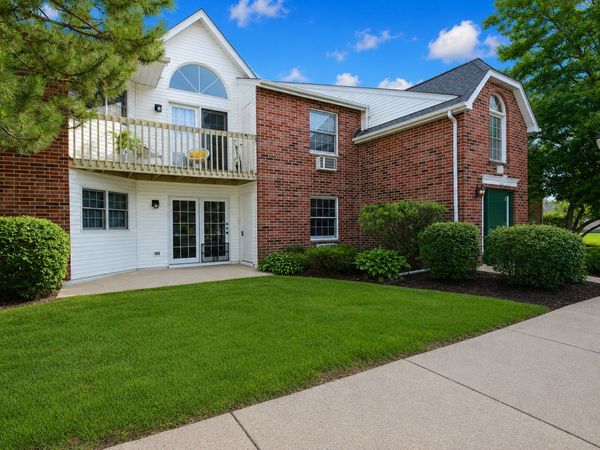 501 Leah Lane, Unit 1A, Woodstock, IL 60098