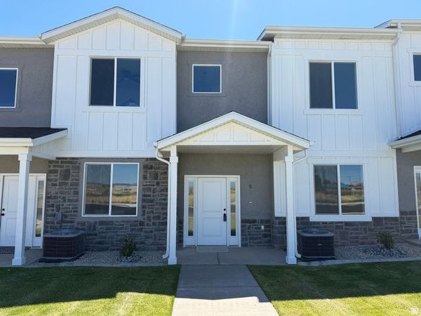 1198 S VILLAGE LN W, Unit A5, Richfield, UT 84701